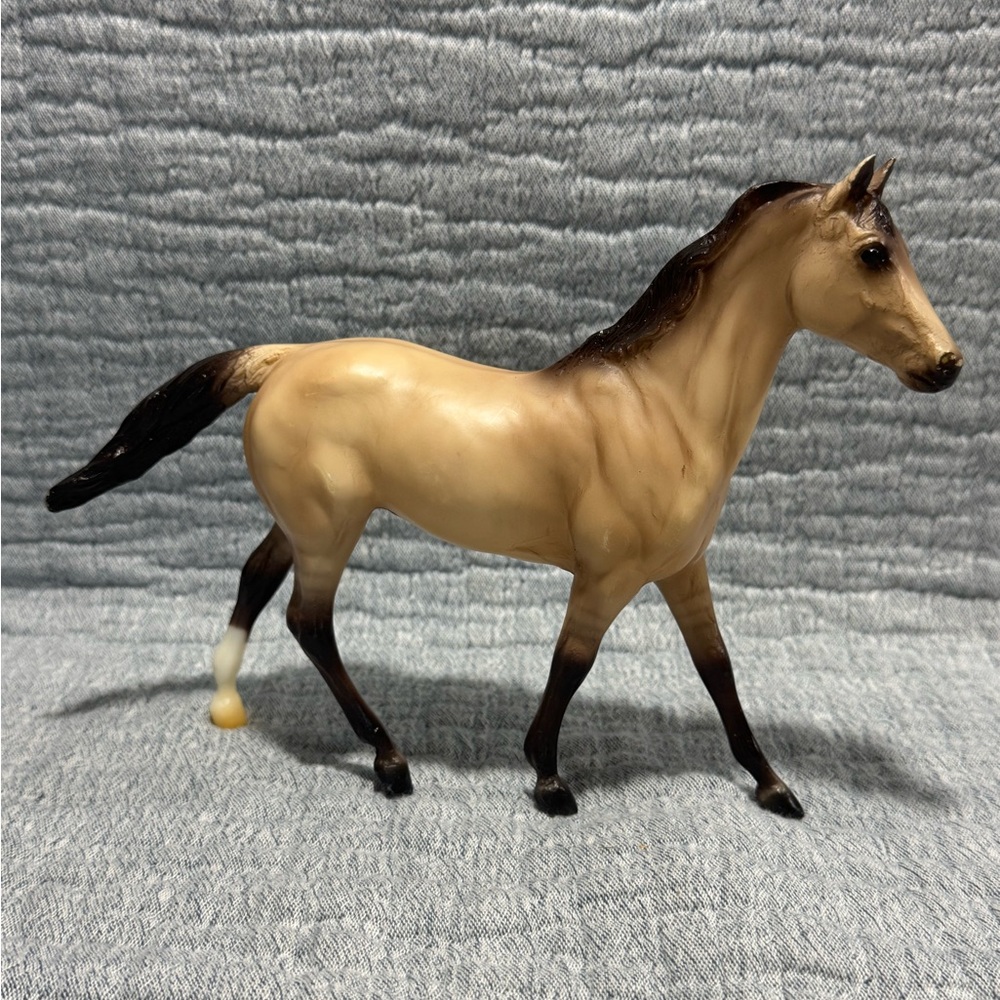 Breyer HORSE 61061‎ Classic Buckskin Dun Mare Ruffian Mold 2013-2018  7”HIGH